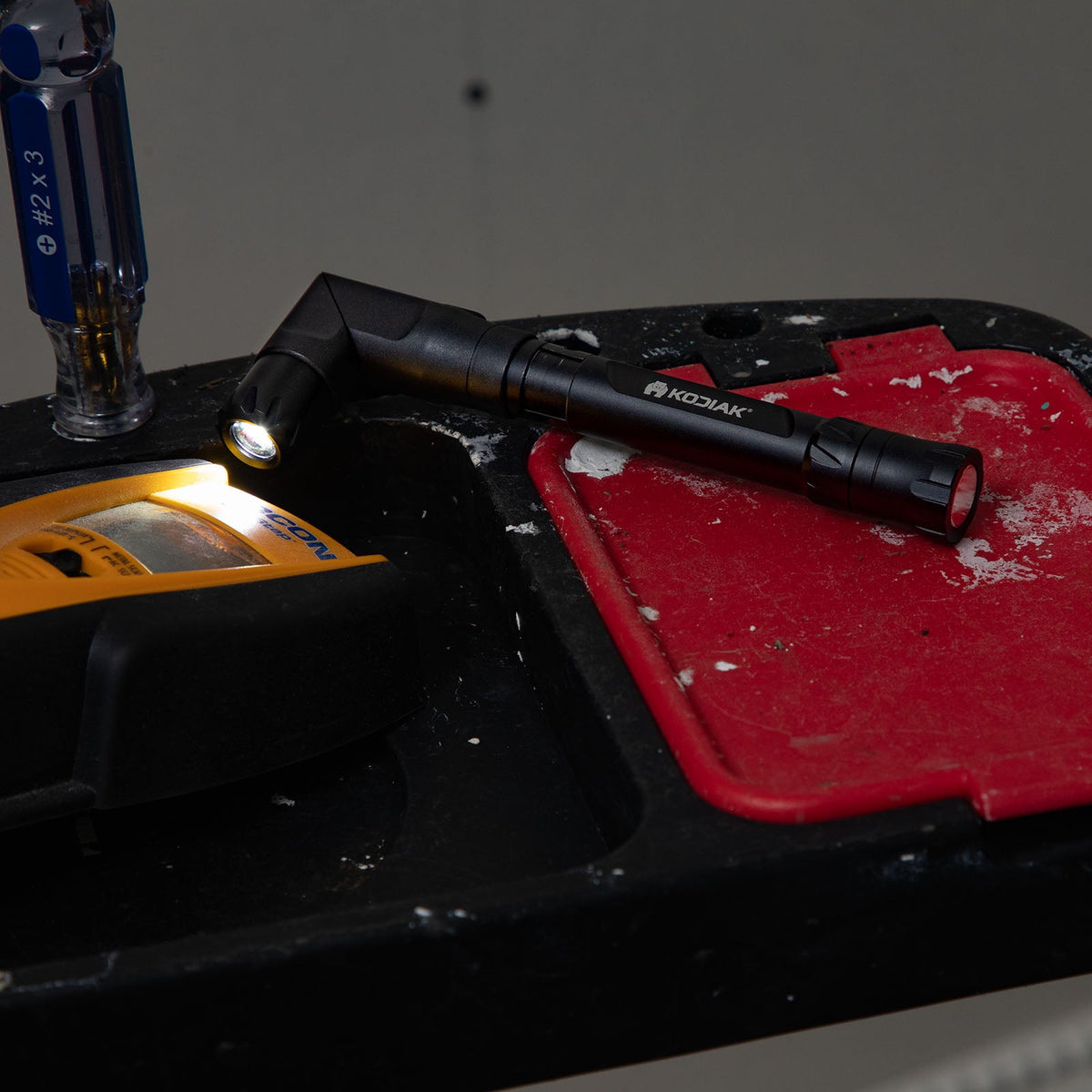 Kodiak® 500 Lumen Konform Dual Power Rechargeable Torch With Pivoting Head