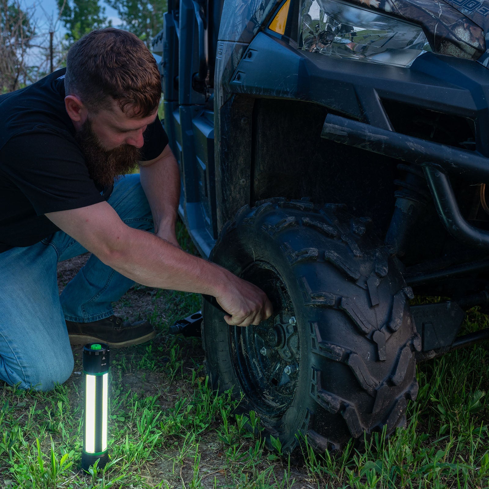 Kodiak® 4,000 Lumen Kuadrant 4-Panel Rechargeable Work Light Lantern