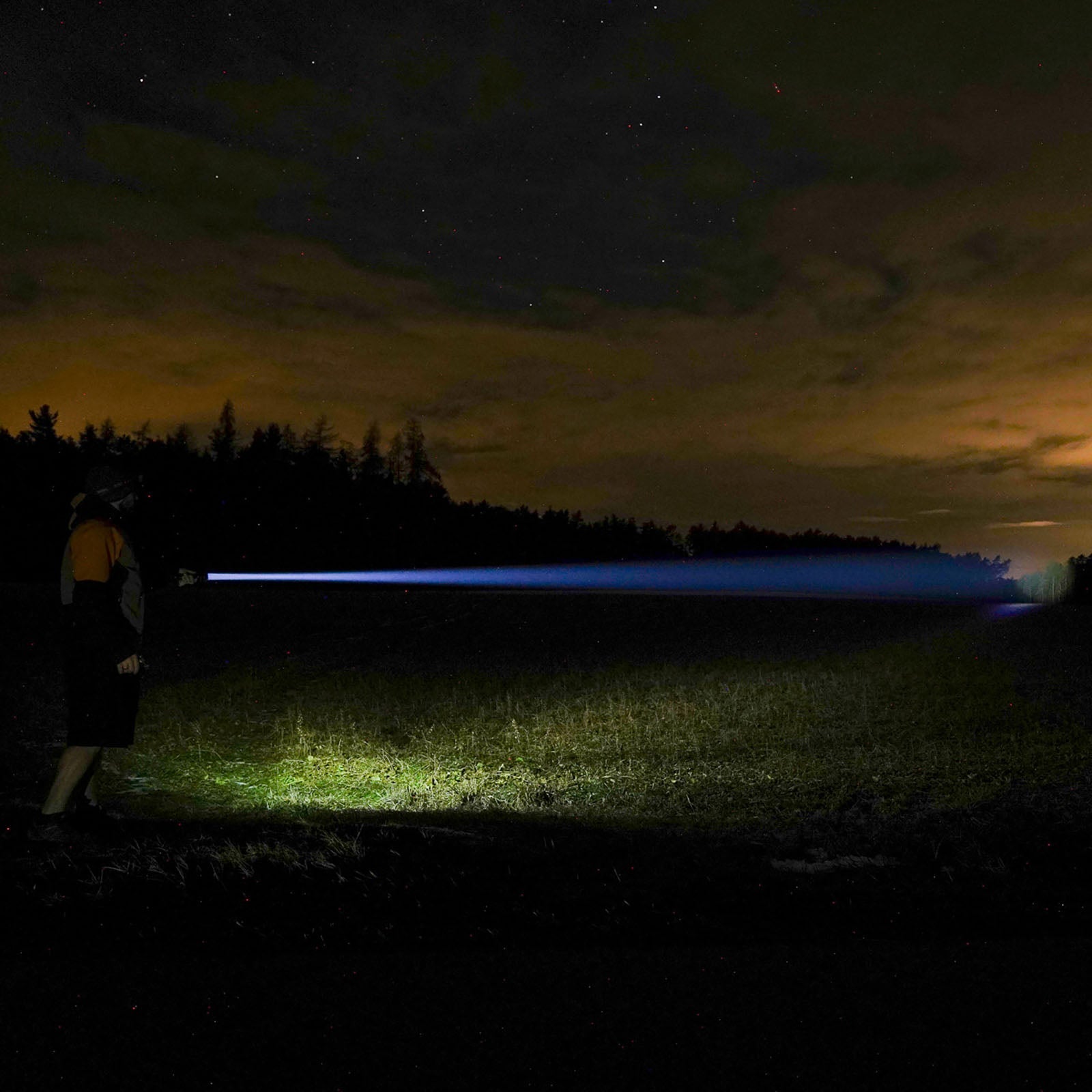 Kodiak® 1,000 Lumen Long Range 1.5km Rechargeable Tactical Torch