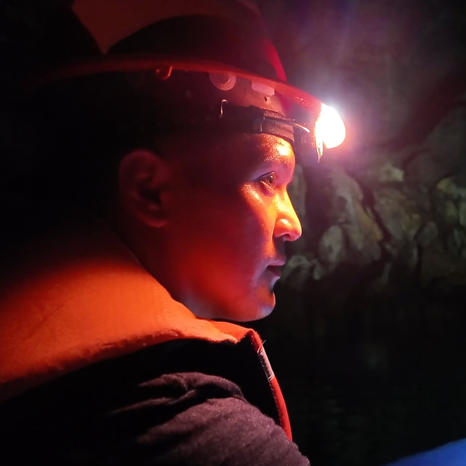 Kodiak® Konvoy 1,000 Lumen Motion Activated Rechargeable Head Lamp