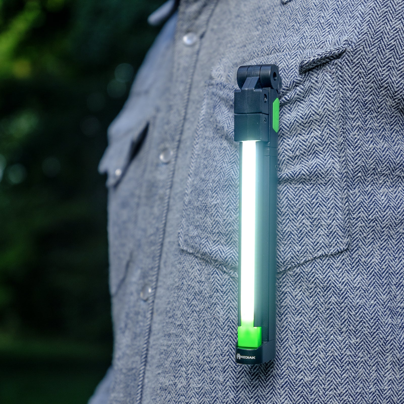 Kodiak® 350 Lumen Krank Rechargeable Slim Rotating Work Light